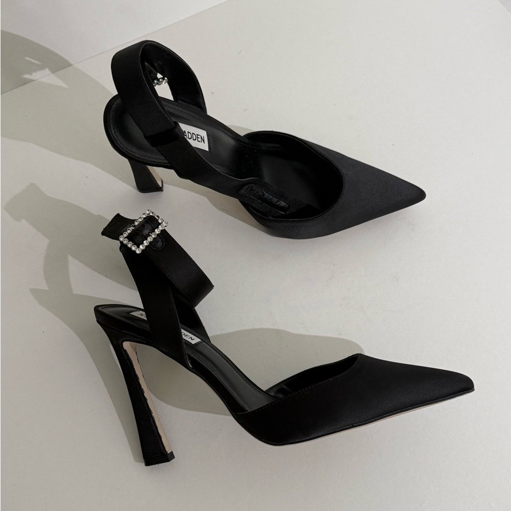 Steve Madden Black Pointed Toe Heels